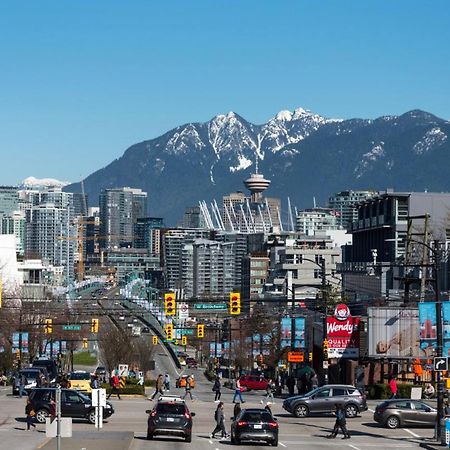 Billion Dollar Views In A Beautiful Fairview Slopes Heritage House Apartman Vancouver Kültér fotó