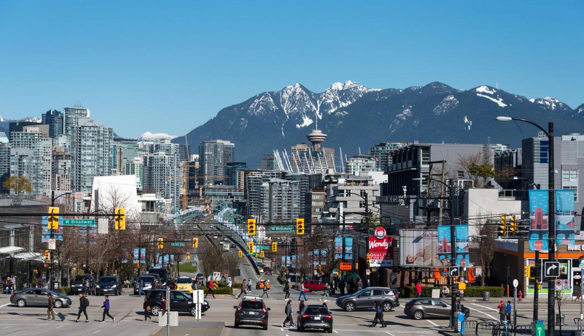 Billion Dollar Views In A Beautiful Fairview Slopes Heritage House Apartman Vancouver Kültér fotó